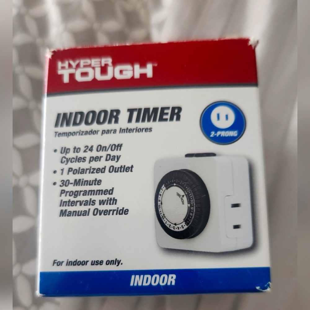 White and Black Indoor Timer with Manual Override
